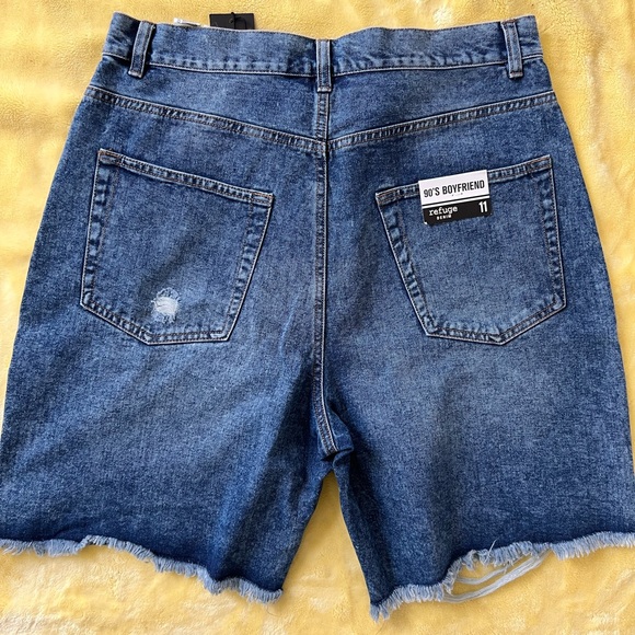 Refuge Denim Jean Shorts - Picture 5 of 6